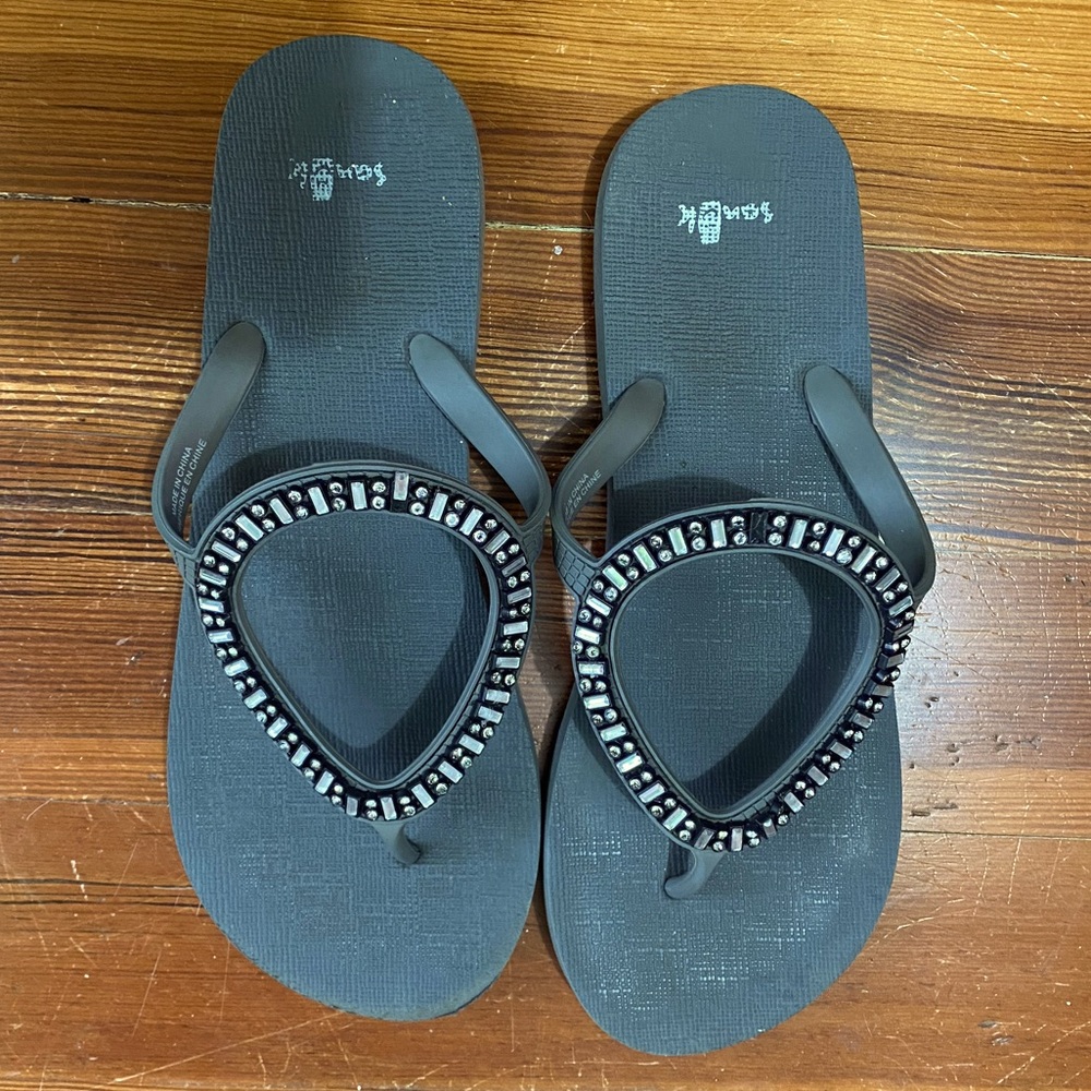Sanuk flip flops